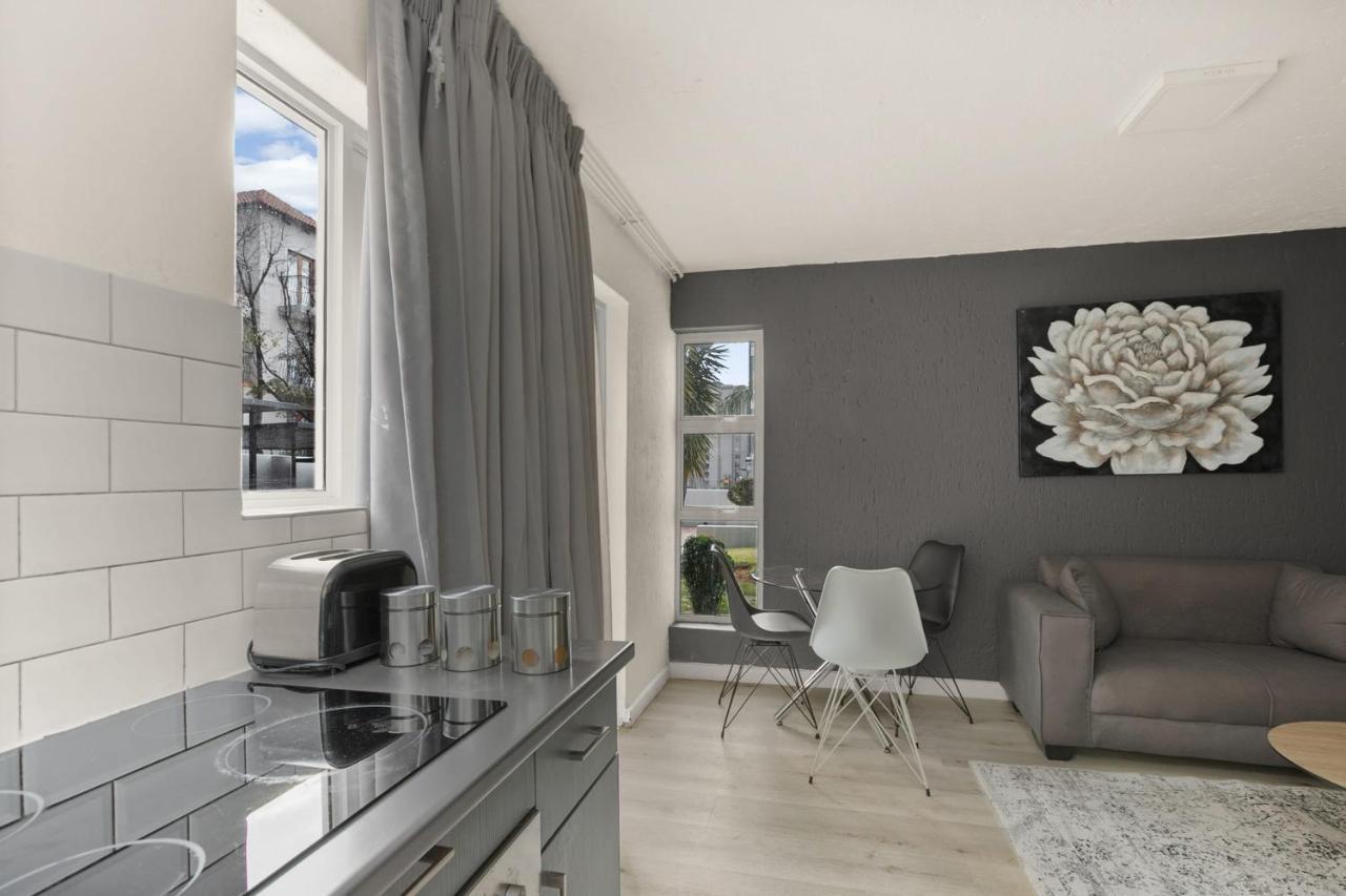 Marley On Katherine Apartment โจฮันเนสเบิร์ก ภายนอก รูปภาพ